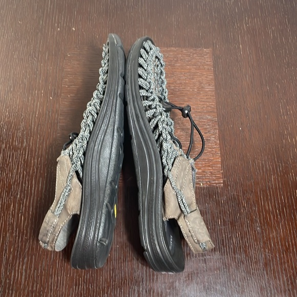 Keen Uneek Braided Mens Hiking Outdoor Slip on Sandals Size 9.5 - Picture 4 of 9